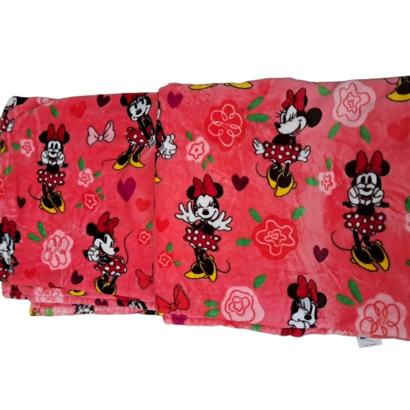 DISNEY THE BIG ONE Minnie Mouse plush cozy blanket hearts flowers bows soft '23 - Picture 2 of 13